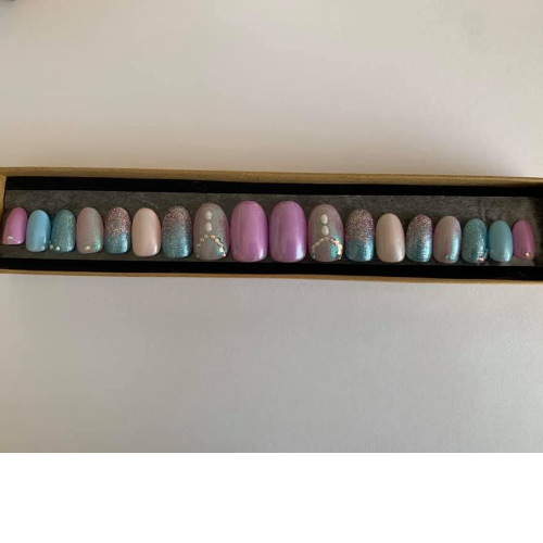 Unicorn Hand Painted one off press on nails. Unicorn Hand Painted one off press on nails.